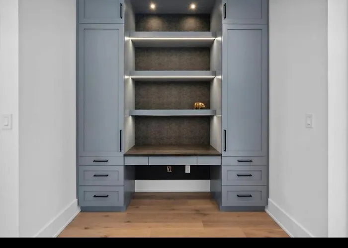 East Hamptons Modern 8 Bedroom New Construction